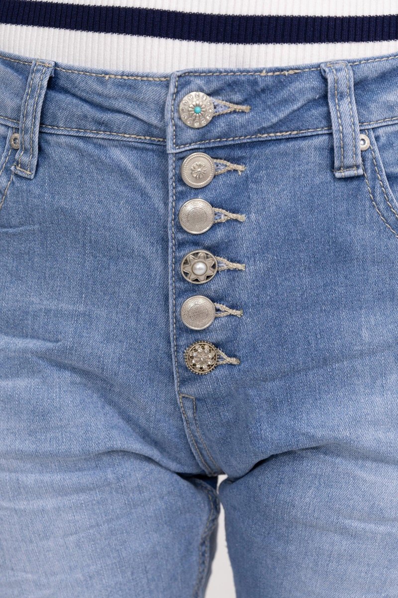 Jean Boyfriend avec Boutons Fantaisies – Image 8